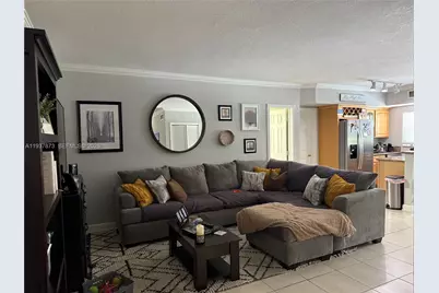 924 SE 2nd St #17, Fort Lauderdale, FL 33301 - Photo 1