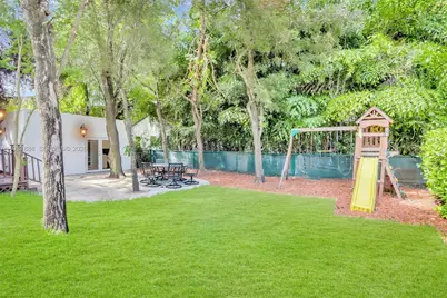 517 Minorca Ave., Coral Gables, FL 33134 - Photo 5