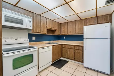 3150 NE 48th Ct #107, Lighthouse Point, FL 33064 - Photo 21