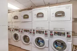 255 W 24th St, Miami Beach, FL 33140 - Photo 17