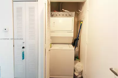 455 NE 25th St #407, Miami, FL 33137 - Photo 23