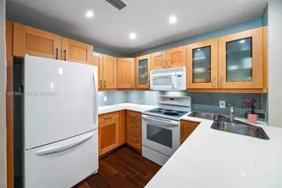 401 SE 10th St #B205, Dania Beach, FL 33004 - Photo 9