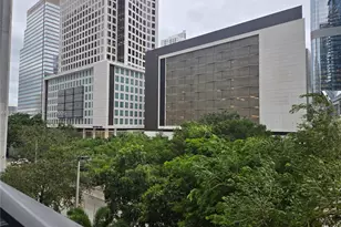 31 SE 6th St, Miami, FL 33131 - Photo 13