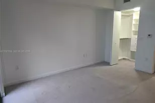 31 SE 6th St, Miami, FL 33131 - Photo 7