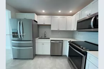 120 Lakeview Dr #303, Weston, FL 33326 - Photo 3