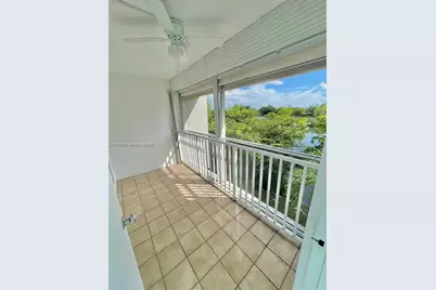 120 Lakeview Dr #303, Weston, FL 33326 - Photo 13