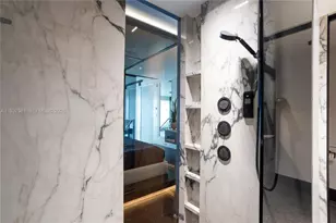 1040 Biscayne Blvd, Miami, FL 33132 - Photo 21