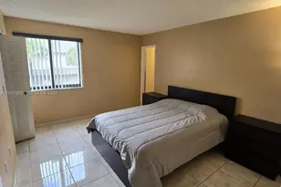 10302 NW 9th St Cir, Miami, FL 33172 - Photo 9