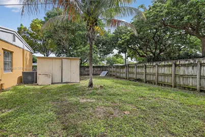 1498 NE 180th St, North Miami Beach, FL 33162 - Photo 31