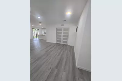 568 NW 7th St #0, Florida City, FL 33034 - Photo 5