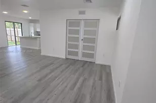 568 NW 7th St, Florida City, FL 33034 - Photo 5