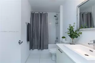 151 SE 1st St, Miami, FL 33131 - Photo 25