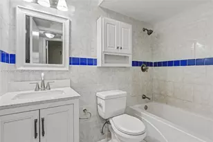 2831 Sunrise Lakes Dr E, Sunrise, FL 33322 - Photo 5