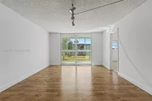 2831 Sunrise Lakes Dr E, Sunrise, FL 33322 - Photo 15