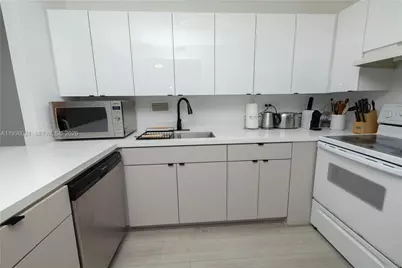 2301 Collins Ave #423, Miami Beach, FL 33139 - Photo 39