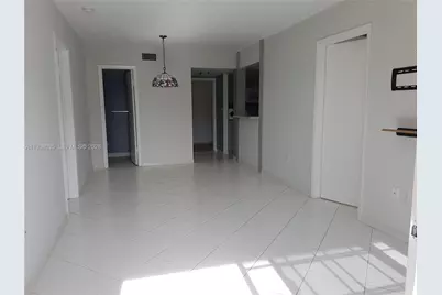 2600 Collins Ave #309, Miami Beach, FL 33140 - Photo 9