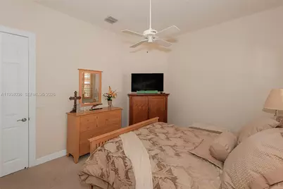 610 W Enclave Cir W, Pembroke Pines, FL 33027 - Photo 41