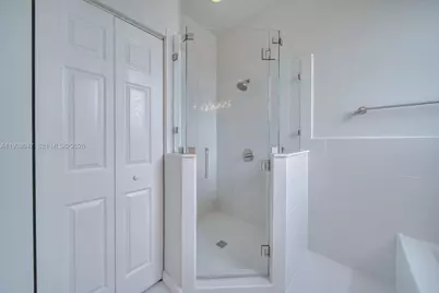 2479 NE 4th St, Homestead, FL 33033 - Photo 5