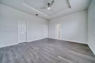 2479 NE 4th St, Homestead, FL 33033 - Photo 9