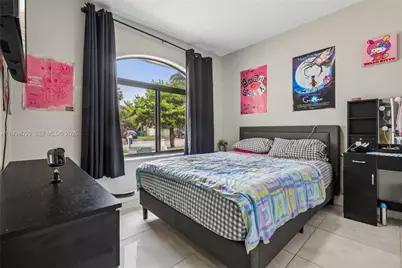 7754 NW 201st Ter, Hialeah, FL 33015 - Photo 19