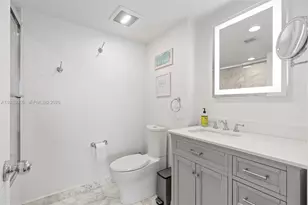1000 W Island Blvd, Aventura, FL 33160 - Photo 15