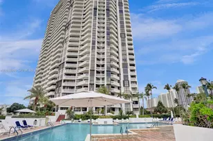 1000 W Island Blvd, Aventura, FL 33160 - Photo 23