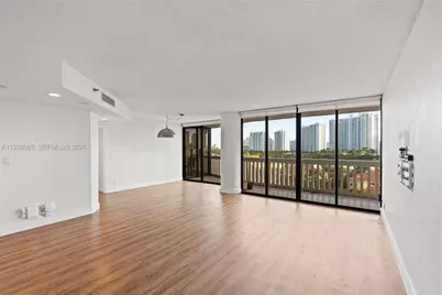 1000 W Island Blvd #807, Aventura, FL 33160 - Photo 5