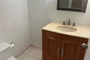 6039 Collins Ave, Miami Beach, FL 33140 - Photo 19