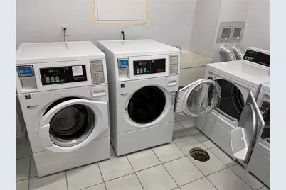 6039 Collins Ave #1434, Miami Beach, FL 33140 - Photo 19