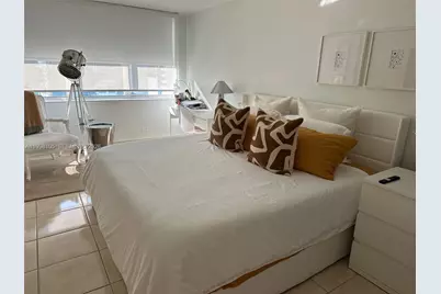 6039 Collins Ave #1434, Miami Beach, FL 33140 - Photo 9