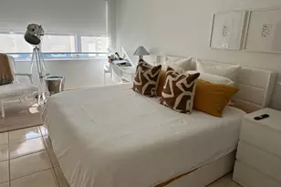 6039 Collins Ave, Miami Beach, FL 33140 - Photo 9