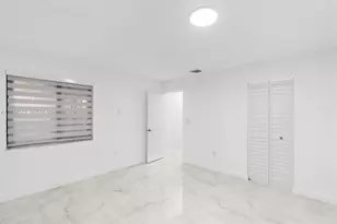 8340 NW 193rd Ln, Hialeah, FL 33015 - Photo 11