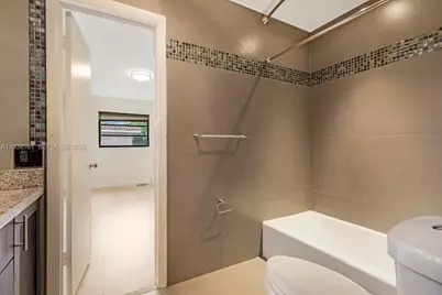 8460 Menteith Ter, Miami Lakes, FL 33016 - Photo 17