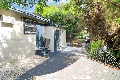 1126 NW 58th Ter, Miami, FL 33127 - Photo 5