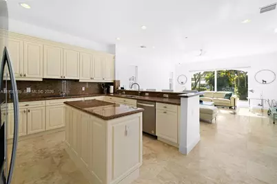 1490 Cleveland Rd, Miami Beach, FL 33141 - Photo 9