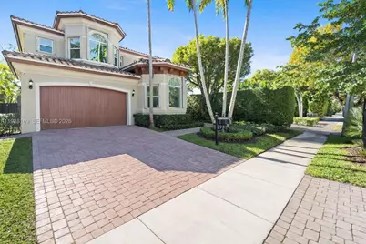 1490 Cleveland Rd, Miami Beach, FL 33141 - Photo 1