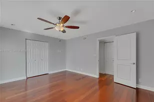 5415 Collins Ave, Miami Beach, FL 33140 - Photo 19