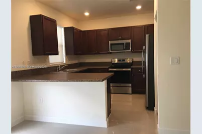 10323 W 34th Ln #10323, Hialeah, FL 33018 - Photo 3