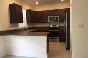 10323 W 34th Ln, Hialeah, FL 33018 - Photo 3