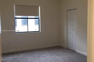 10323 W 34th Ln, Hialeah, FL 33018 - Photo 9