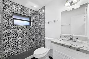 6215 W 24th Ave, Hialeah, FL 33016 - Photo 31