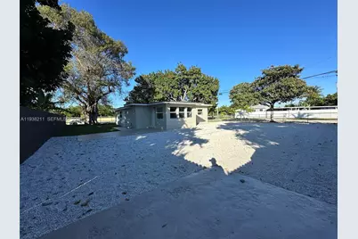 1100 Opa Locka Blvd, Miami, FL 33168 - Photo 23