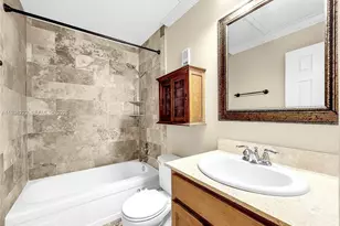 4513 S Oak Dr, Tampa, FL 33611 - Photo 5