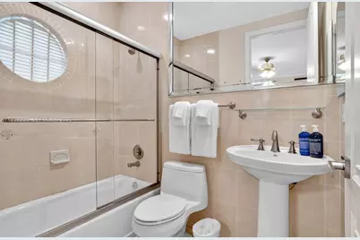 832 Hollywood Blvd, Hollywood, FL 33019 - Photo 75