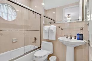 832 Hollywood Blvd, Hollywood, FL 33019 - Photo 75