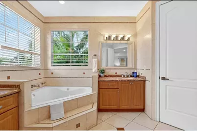 832 Hollywood Blvd, Hollywood, FL 33019 - Photo 65