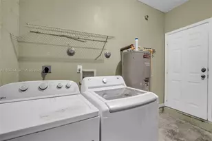 400 Princess Dr, Margate, FL 33068 - Photo 25
