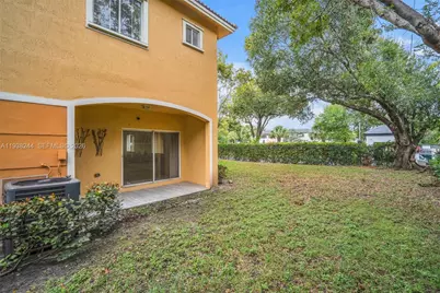 400 Princess Dr, Margate, FL 33068 - Photo 19