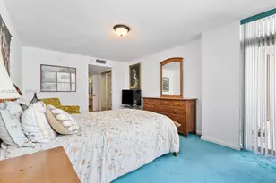 6039 Collins Ave, Miami Beach, FL 33140 - Photo 15