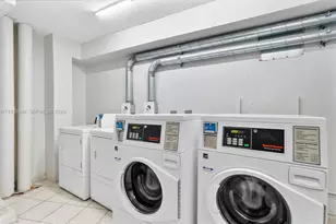 6039 Collins Ave, Miami Beach, FL 33140 - Photo 23